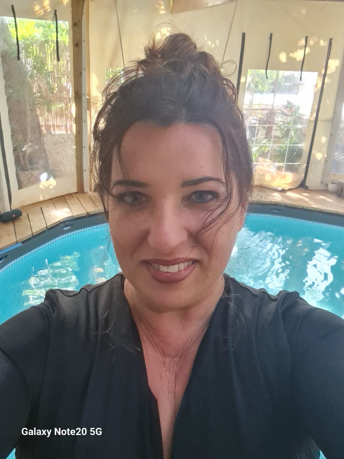 נורית ברכיה, מטפלת בהידרותרפיה